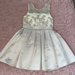 Dress size 5T